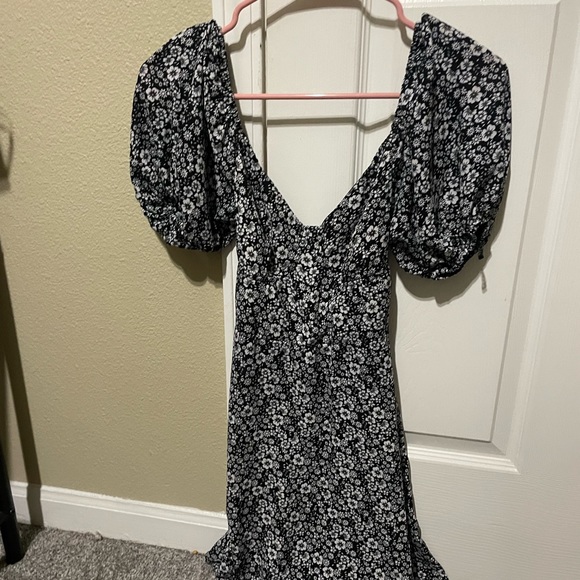 hearts and heels Dresses & Skirts - 💰Floral sundress